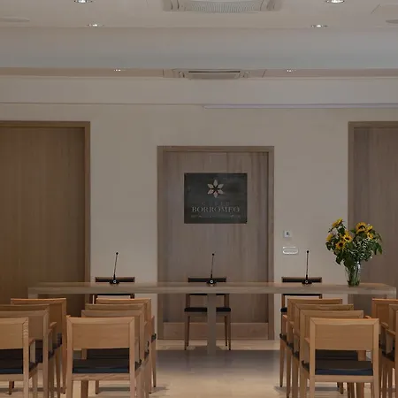 Corte Borromeo Отель Мандурия