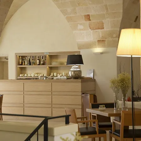 Corte Borromeo Отель Мандурия